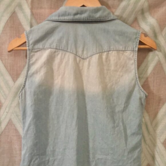 Denim Button Down Sleeveless Top w/ Chest Pocket Distressed/ White Wash Detail - Picture 6 of 7